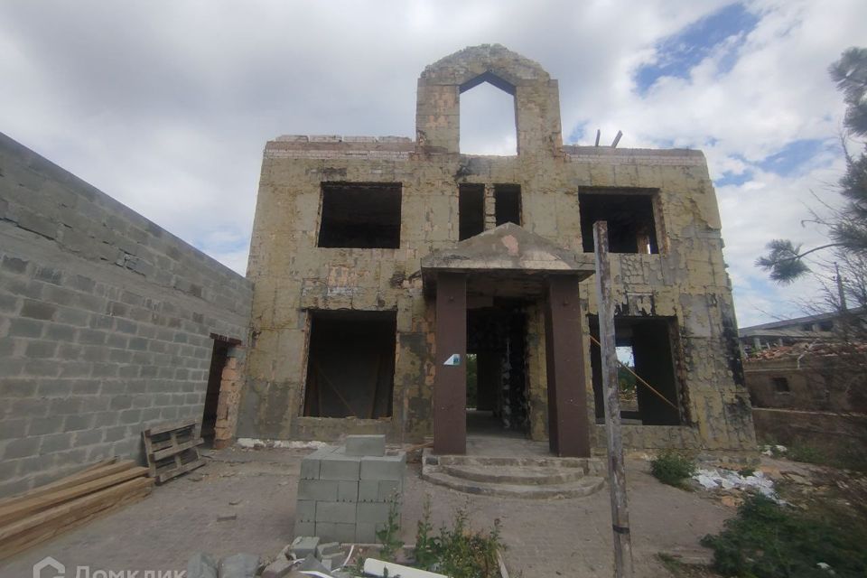 Продаётся 2-этажный дом, 180 м²