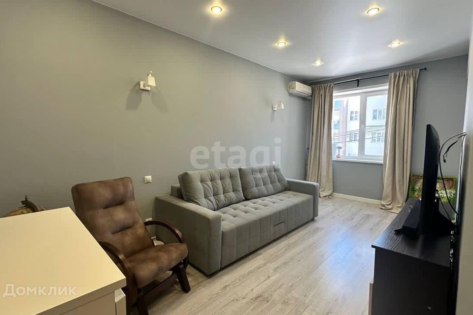 Продаётся 1-комнатная квартира, 43 м²