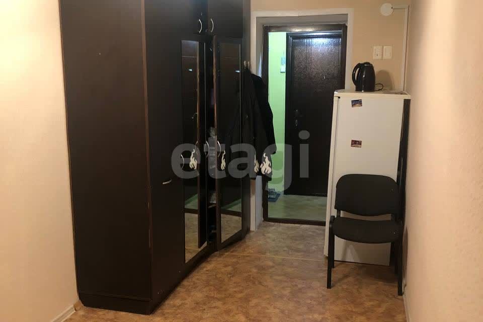 Продаётся комната в 6-комн. квартире, 11.9 м²