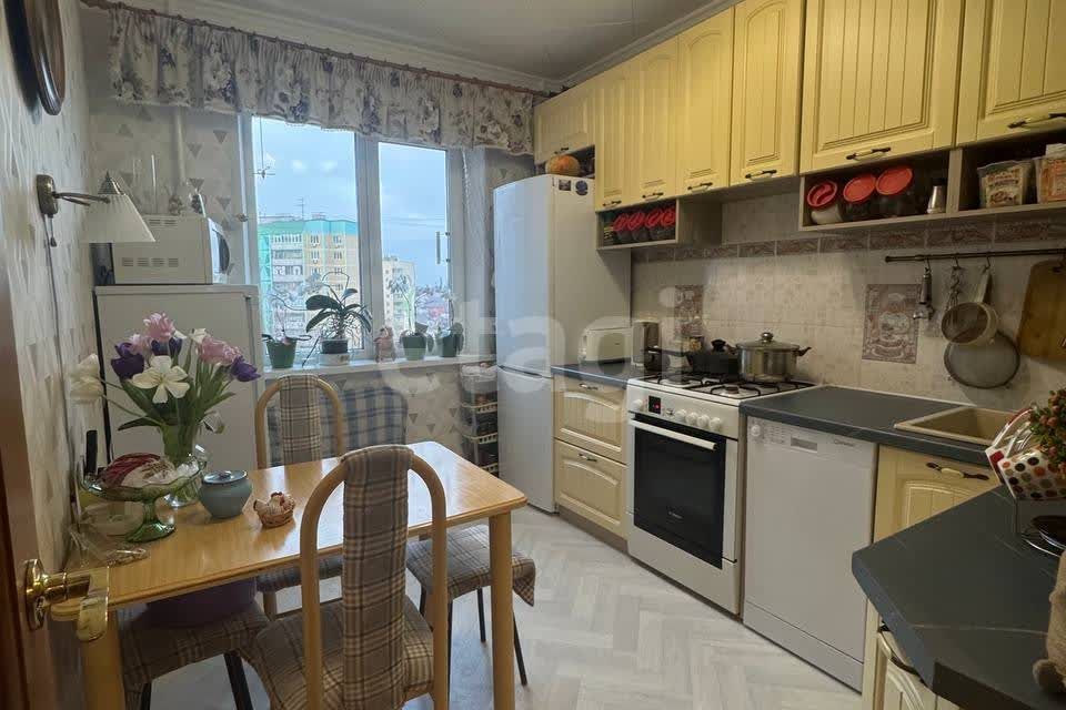 Продаётся 4-комнатная квартира, 72.2 м²
