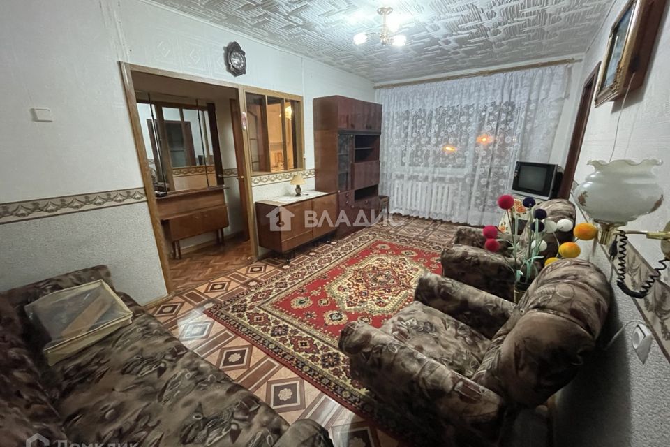Продаётся 3-комнатная квартира, 40.9 м²
