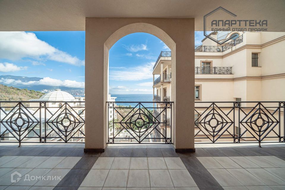 Продаётся 3-комнатная квартира, 134.2 м²