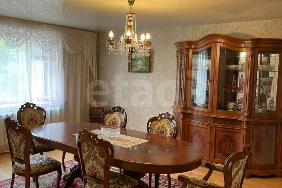 Продаётся 4-комнатная квартира, 125.7 м²