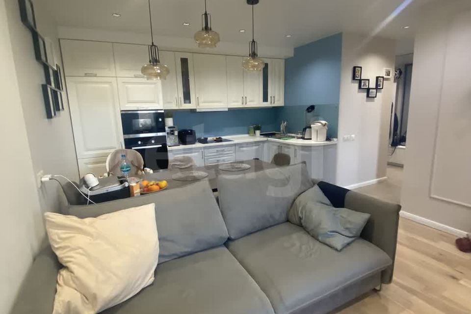 Продаётся 2-комнатная квартира, 60.9 м²