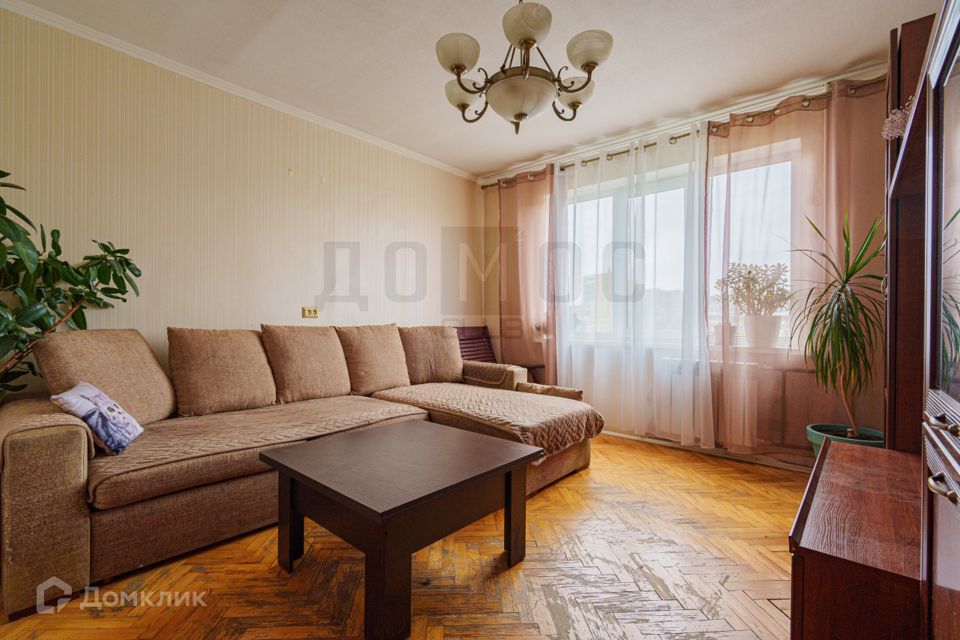 Продаётся 4-комнатная квартира, 63.8 м²