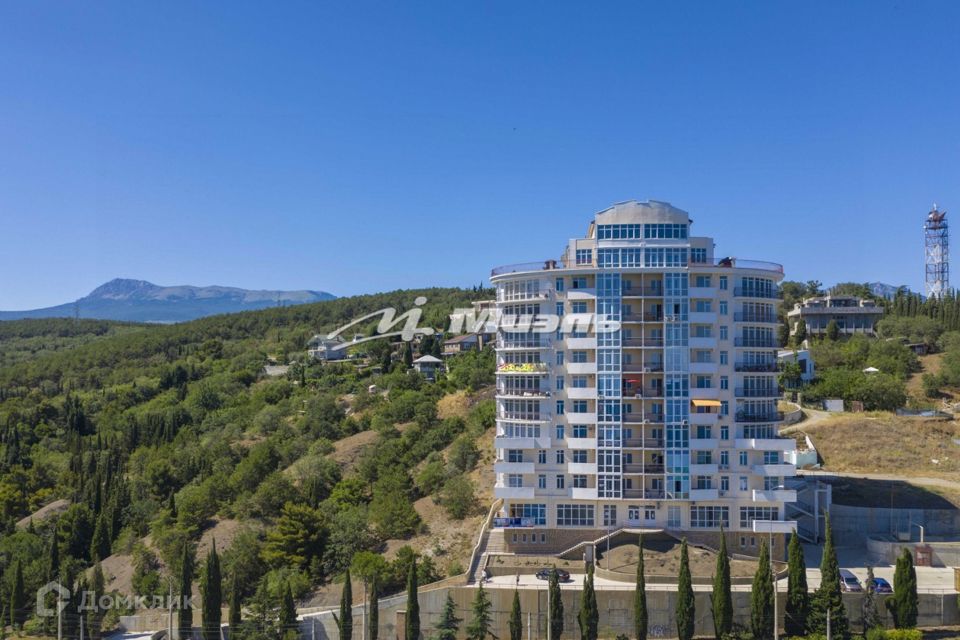 Продаётся 1-комнатная квартира, 71.1 м²