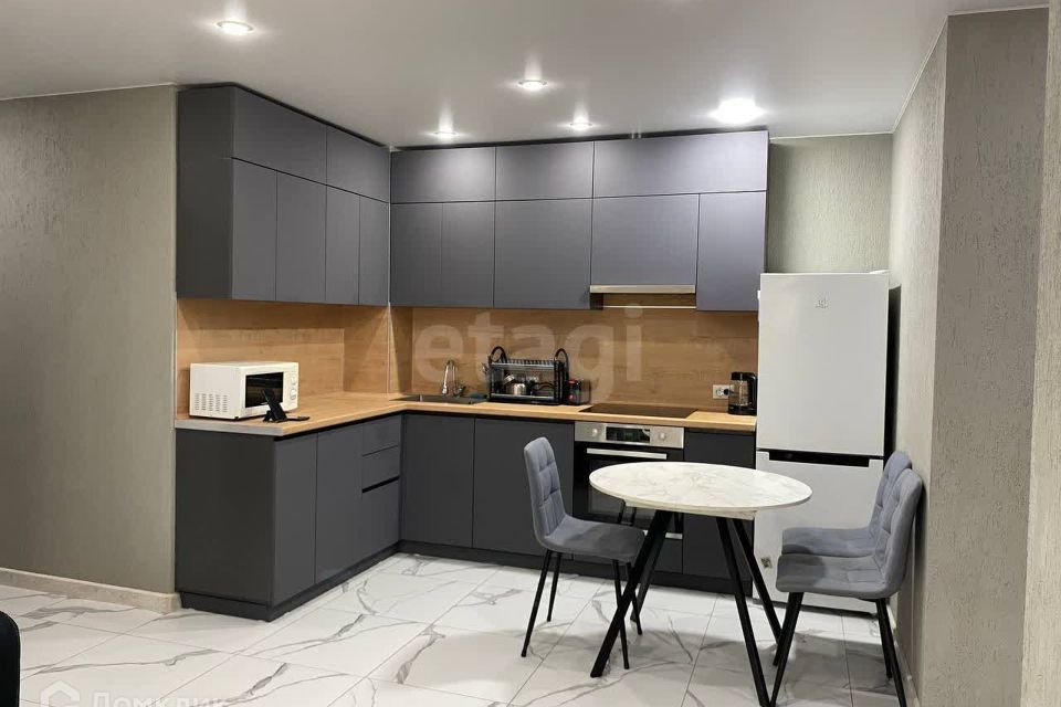 Продаётся 2-комнатная квартира, 80.7 м²