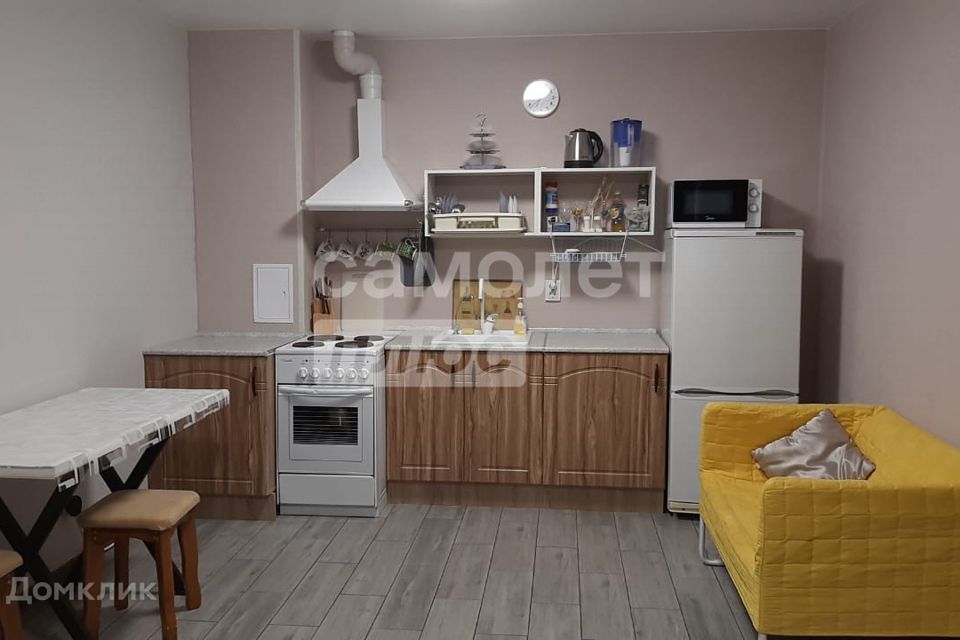 Продаётся 1-комнатная квартира, 42 м²