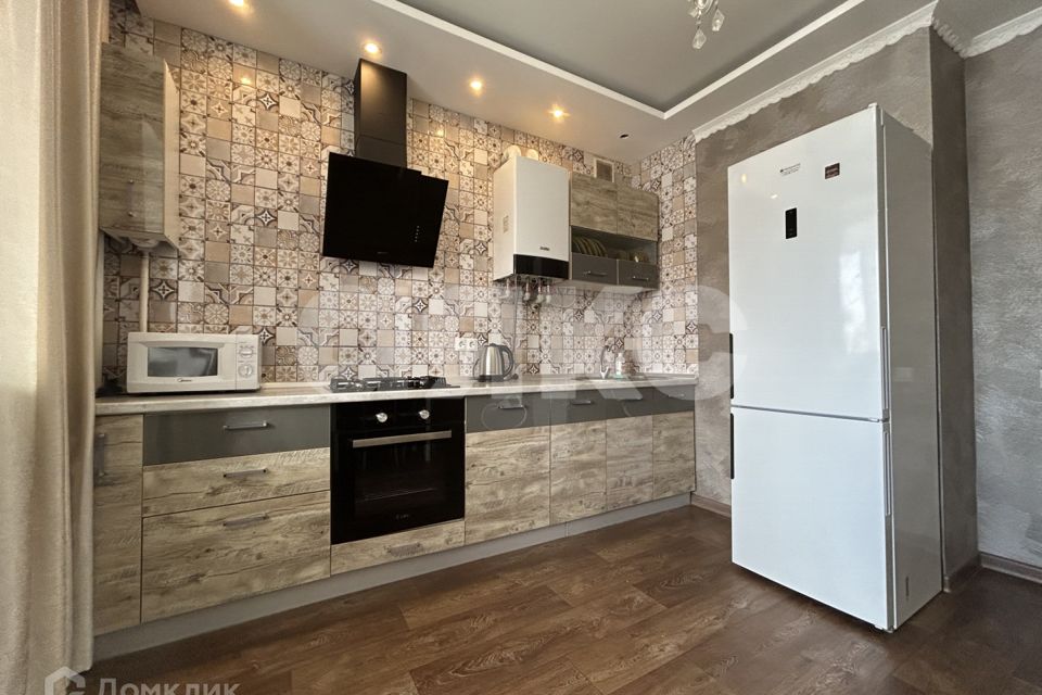 Продаётся 1-комнатная квартира, 42 м²