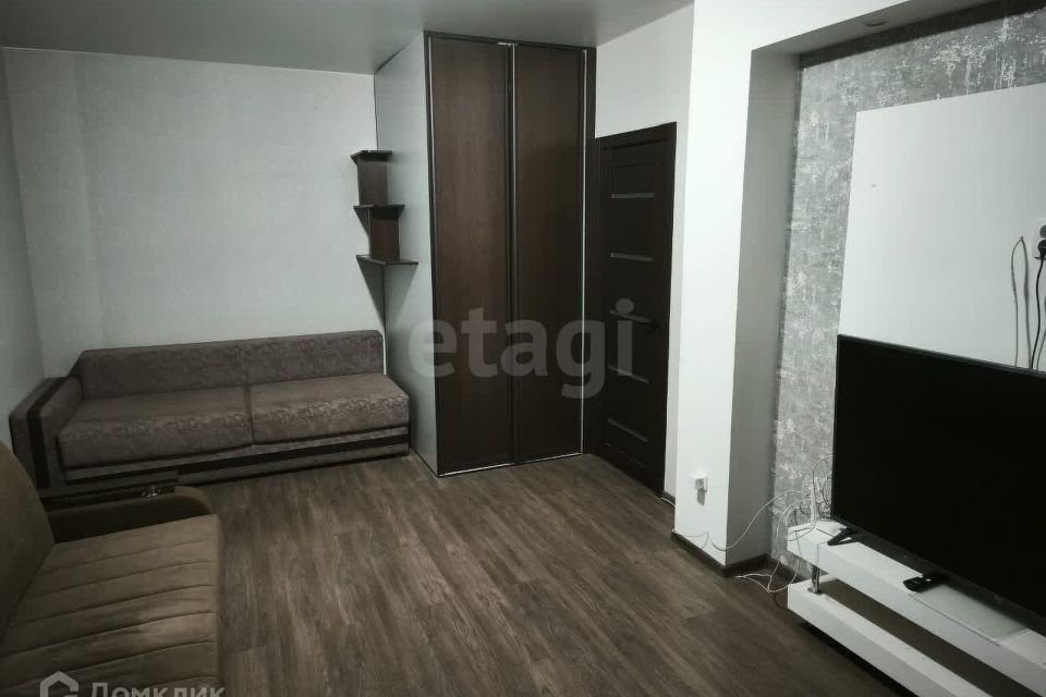 Продаётся 1-комнатная квартира, 42 м²