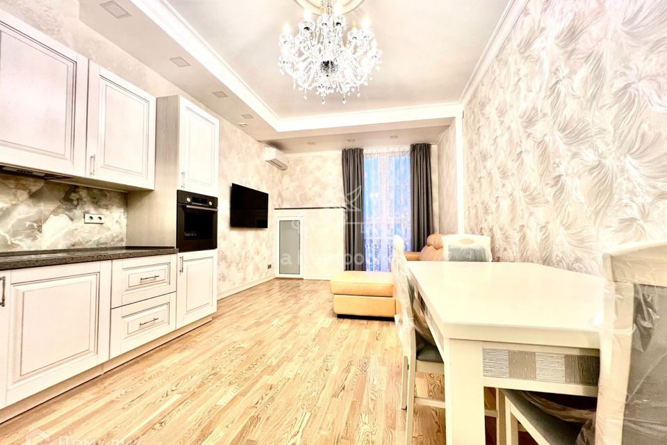 Сдаётся 2-комнатная квартира, 65 м²