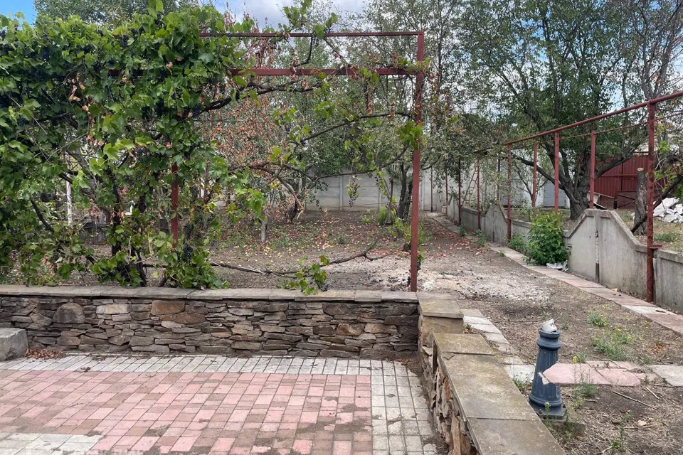 Продаётся 2-этажный дом, 200 м²