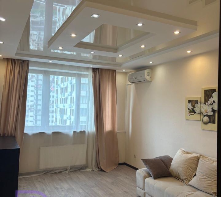 Продаётся 1-комнатная квартира, 42.2 м²