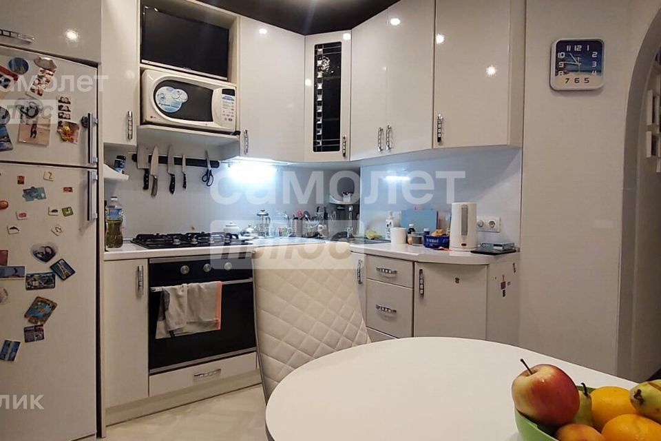 Продаётся 4-комнатная квартира, 74.3 м²