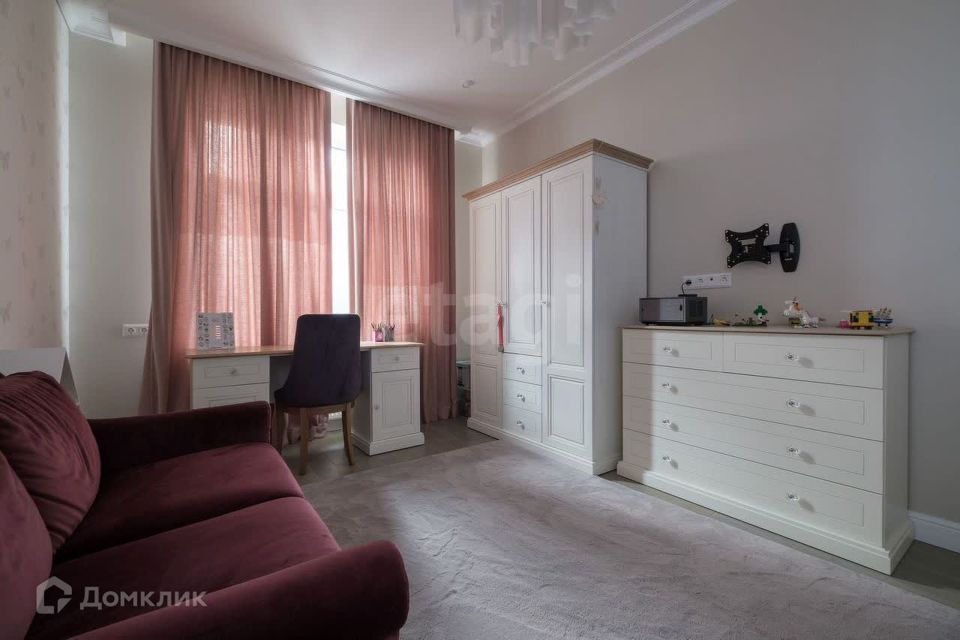 Продаётся 1-комнатная квартира, 49 м²