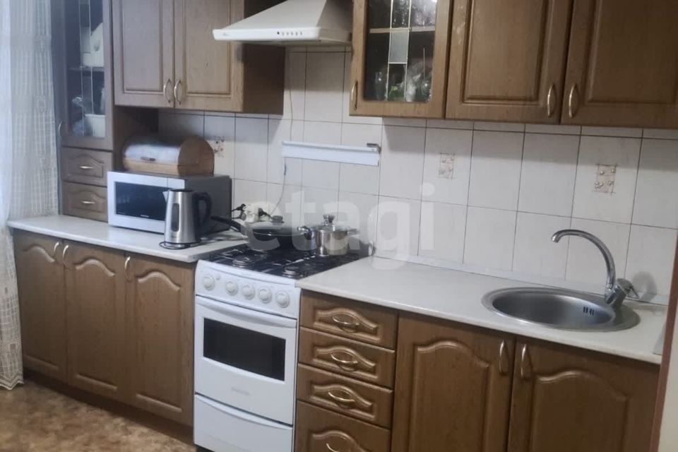 Продаётся 4-комнатная квартира, 100.8 м²