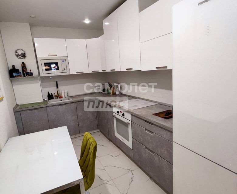 Продаётся 2-комнатная квартира, 77.1 м²
