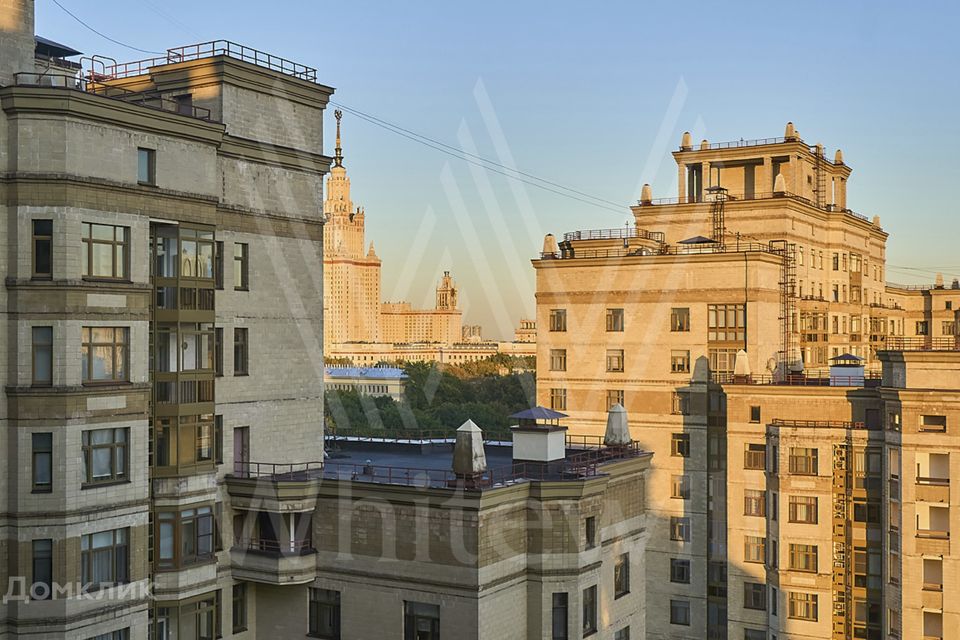 Продаётся 4-комнатная квартира, 110 м²