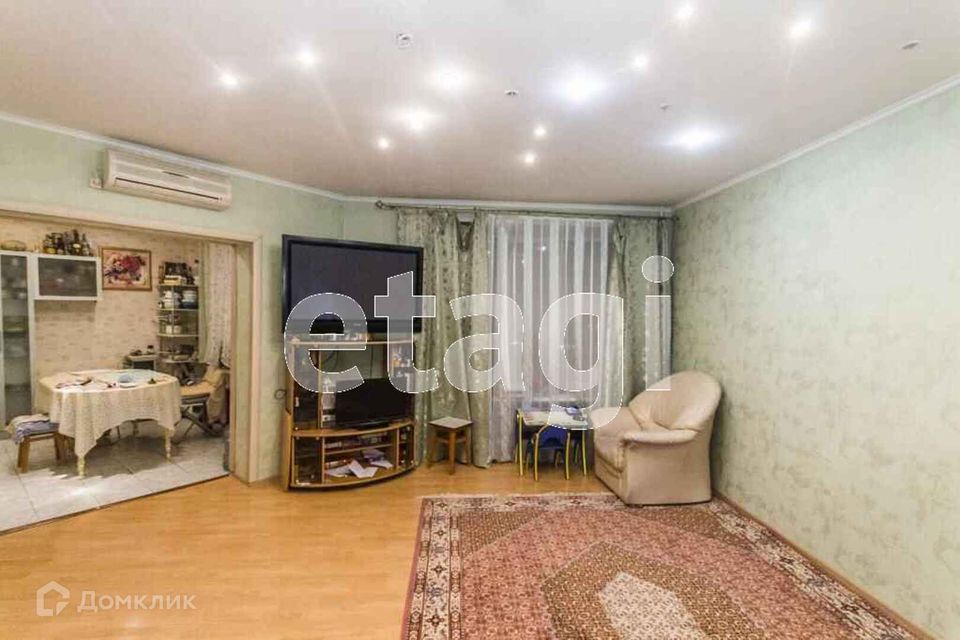 Продаётся 3-комнатная квартира, 107.6 м²