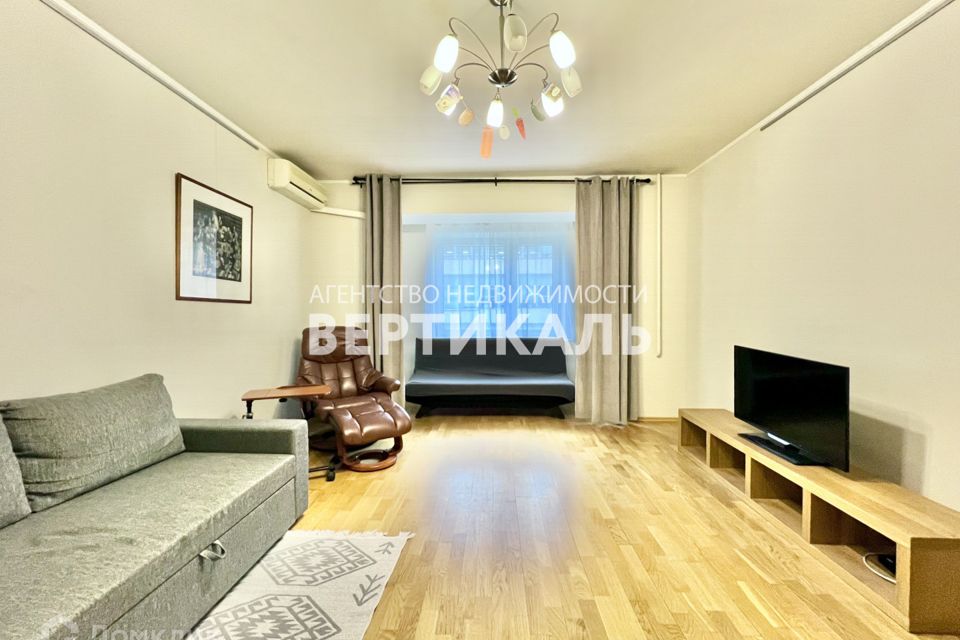 Сдаётся 2-комнатная квартира, 76 м²