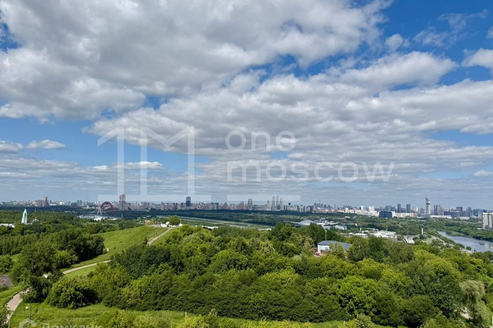 Продаётся 6-комнатная квартира, 297.3 м²