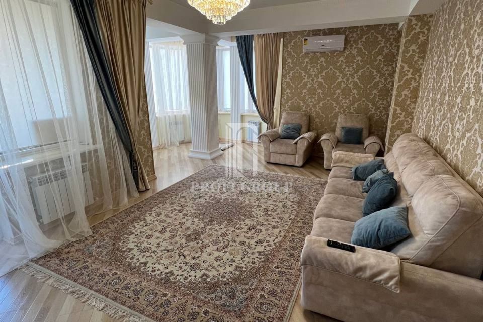 Продаётся 3-комнатная квартира, 115 м²