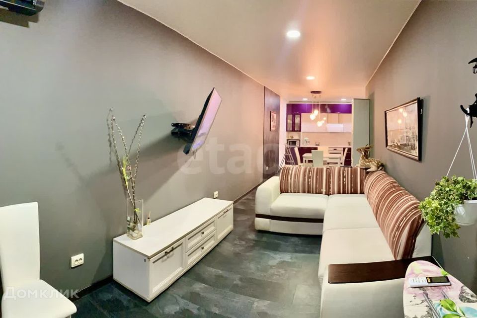 Продаётся 2-комнатная квартира, 77 м²