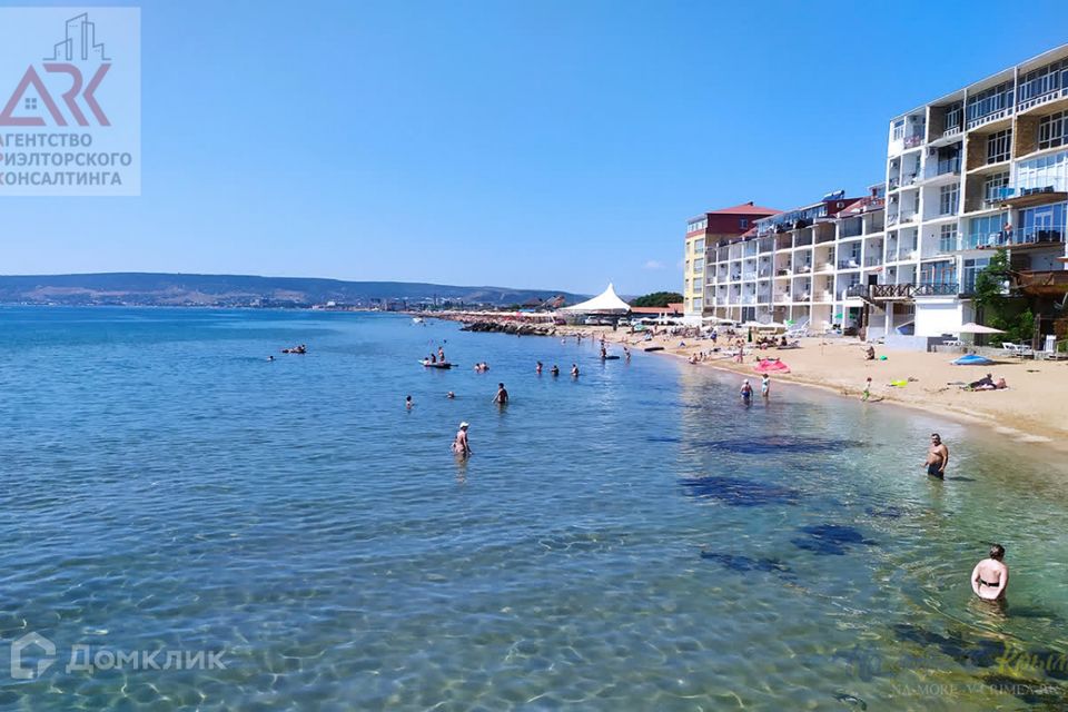 Продаётся 1-комнатная квартира, 98 м²