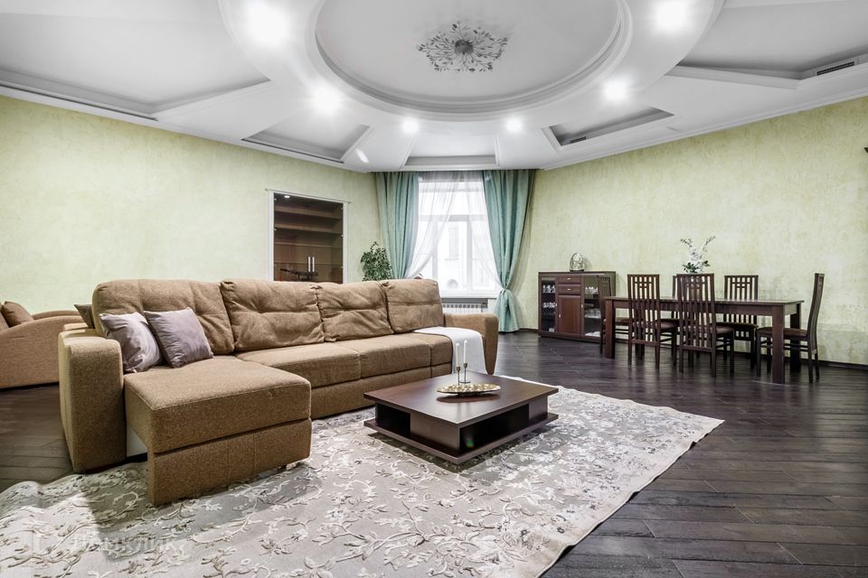 Продаётся 4-комнатная квартира, 146.6 м²