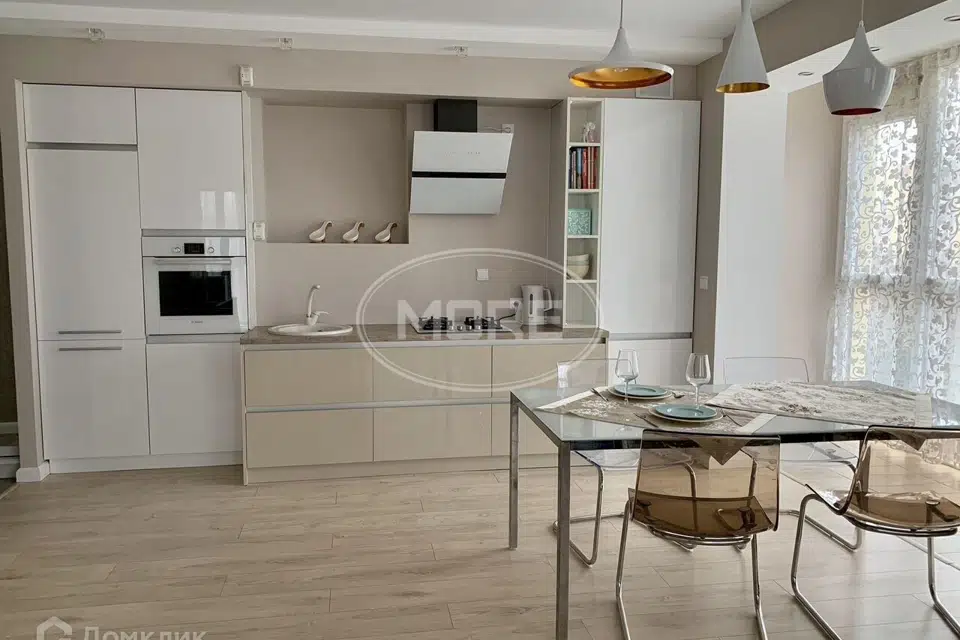 Продаётся 2-комнатная квартира, 63 м²