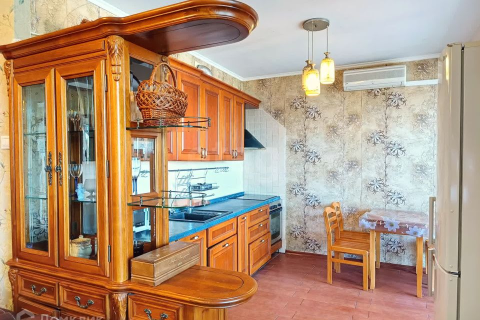 Продаётся 2-комнатная квартира, 69.6 м²