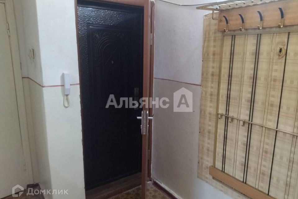 Продаётся 4-комнатная квартира, 60.7 м²