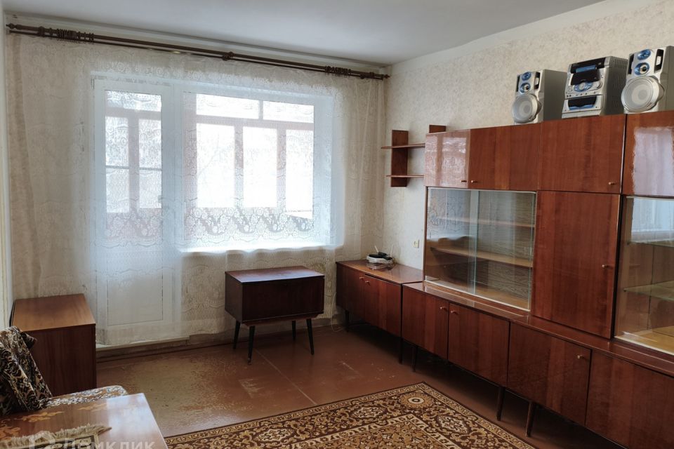 Сдаётся 4-комнатная квартира, 60.4 м²