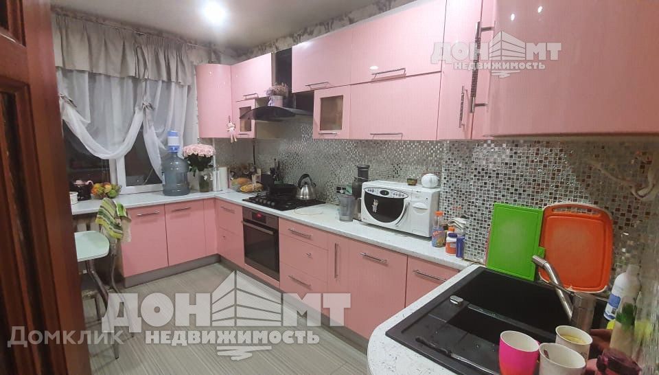 Продаётся 4-комнатная квартира, 100 м²