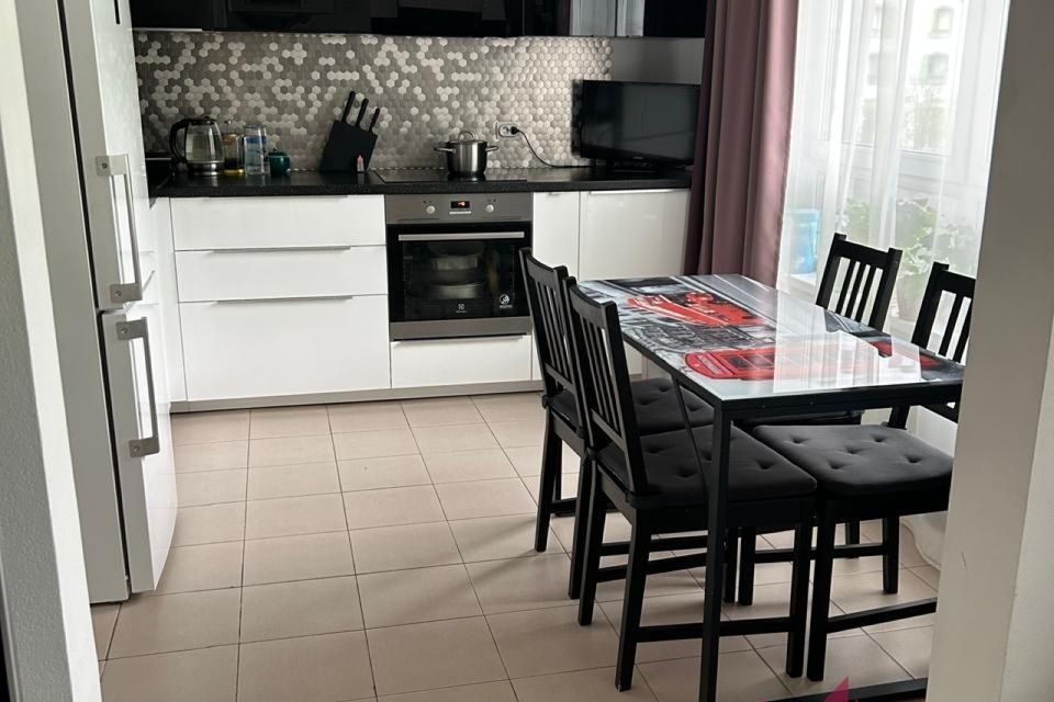 Продаётся 3-комнатная квартира, 87 м²