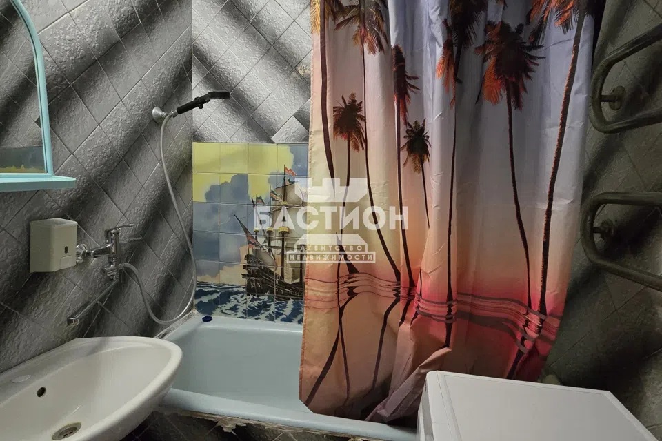 Продаётся 4-комнатная квартира, 79.7 м²