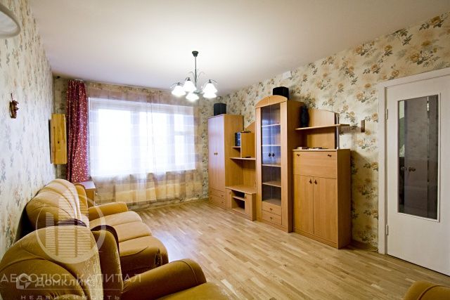 Сдаётся 1-комнатная квартира, 42 м²