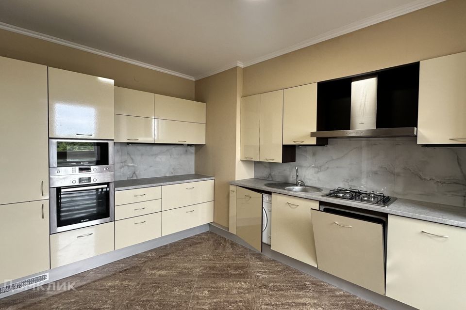 Сдаётся 2-комнатная квартира, 74.5 м²