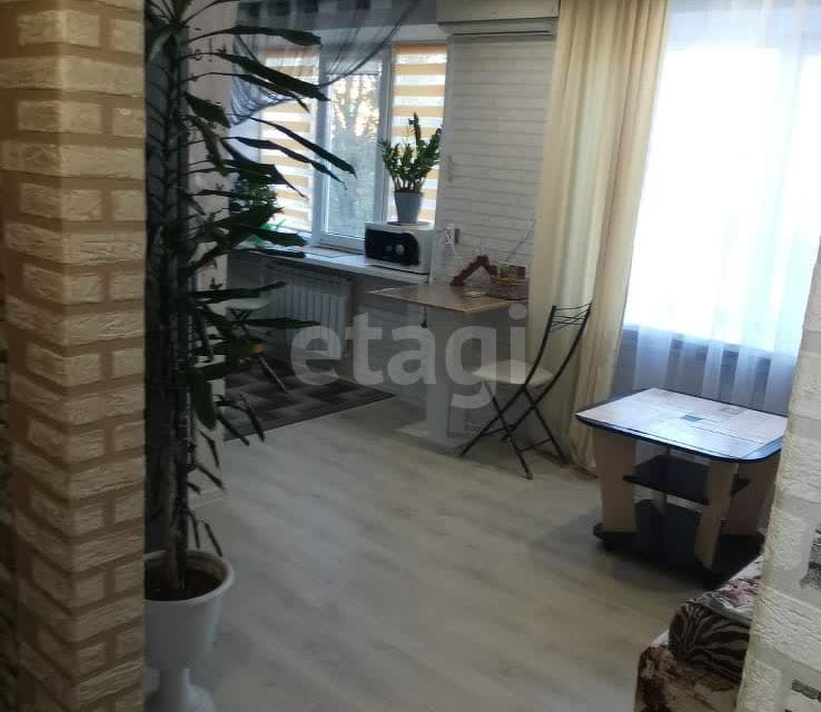 Продаётся 3-комнатная квартира, 61.7 м²