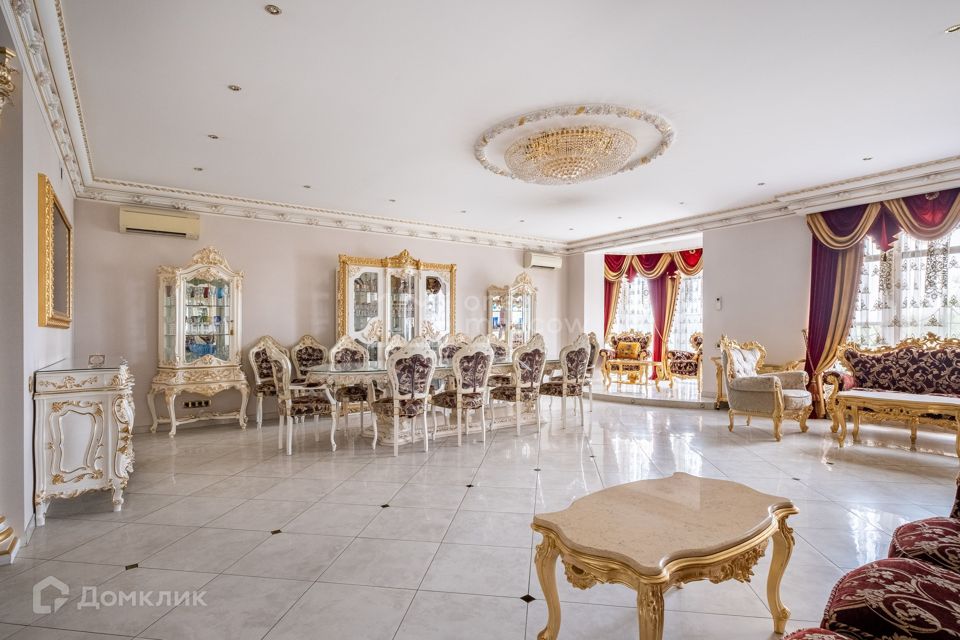 Продаётся 5-комнатная квартира, 220 м²