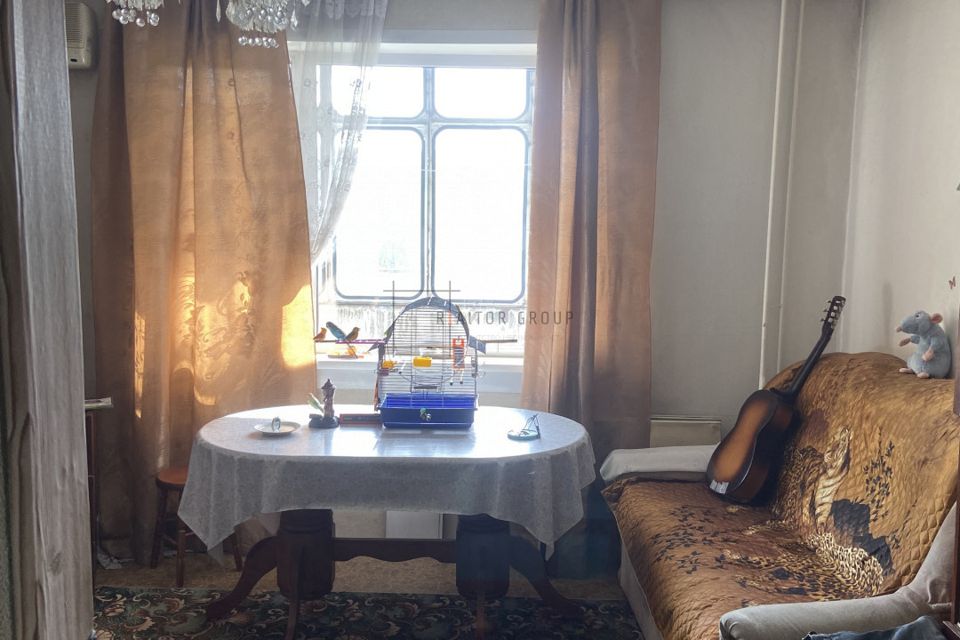 Продаётся 4-комнатная квартира, 77 м²