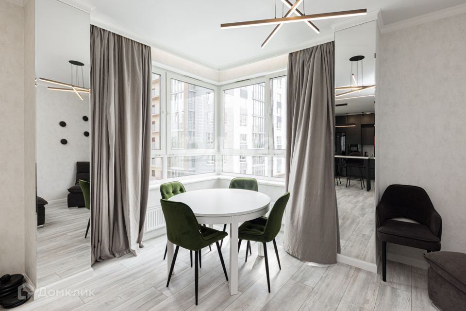 Продаётся 2-комнатная квартира, 108.6 м²