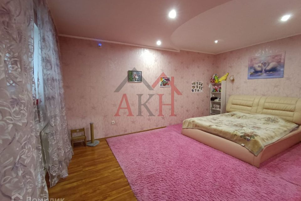Продаётся 5-комнатная квартира, 142 м²
