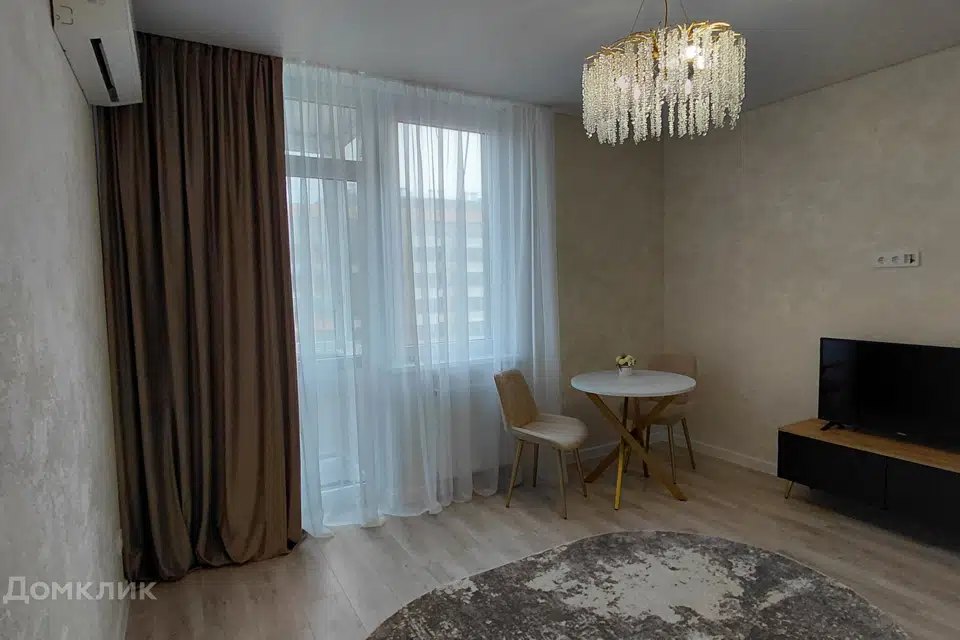 Продаётся 1-комнатная квартира, 42 м²