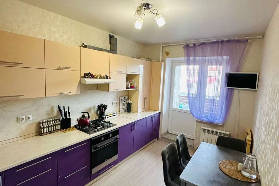 Продаётся 1-комнатная квартира, 42 м²