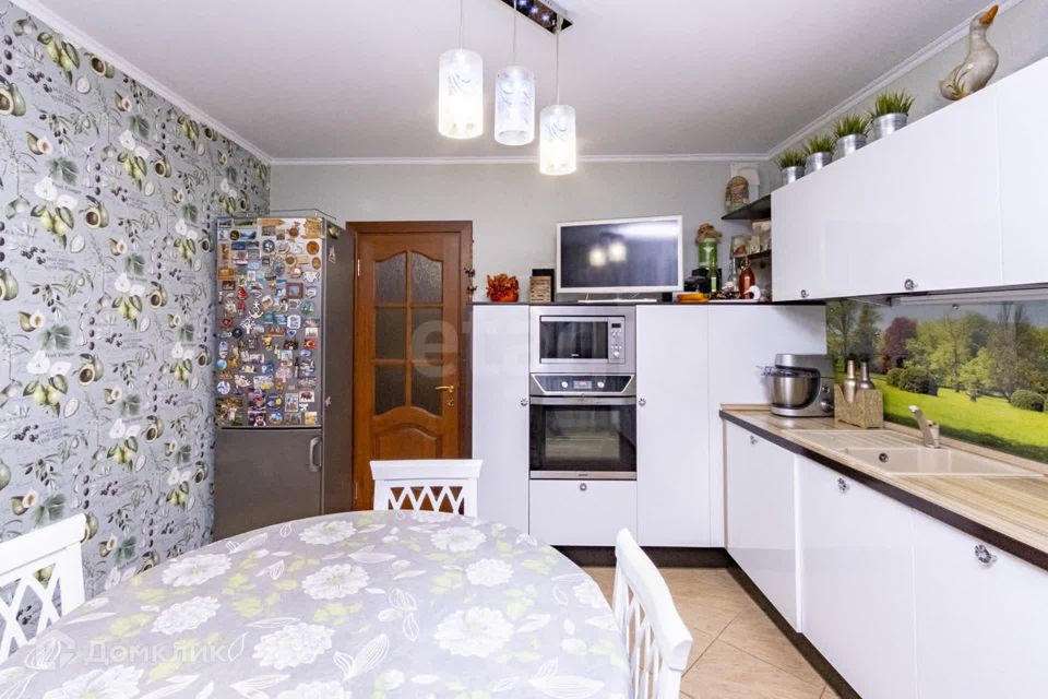 Продаётся 3-комнатная квартира, 85.9 м²