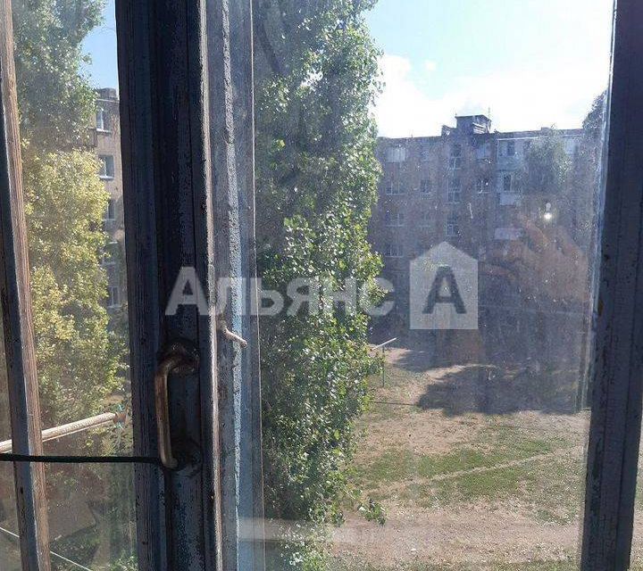 Продаётся 3-комнатная квартира, 57.8 м²