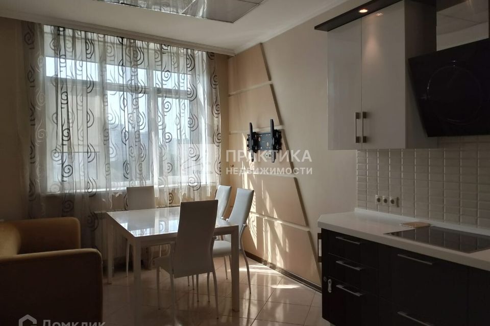 Сдаётся 2-комнатная квартира, 80 м²