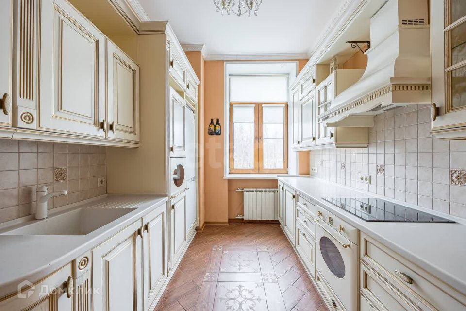 Продаётся 4-комнатная квартира, 128.6 м²