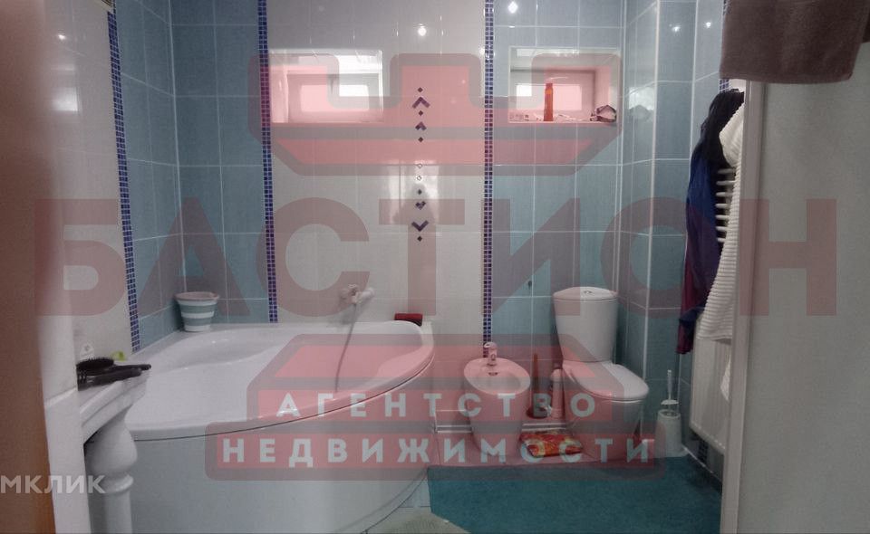 Продаётся 2-этажный дом, 244 м²